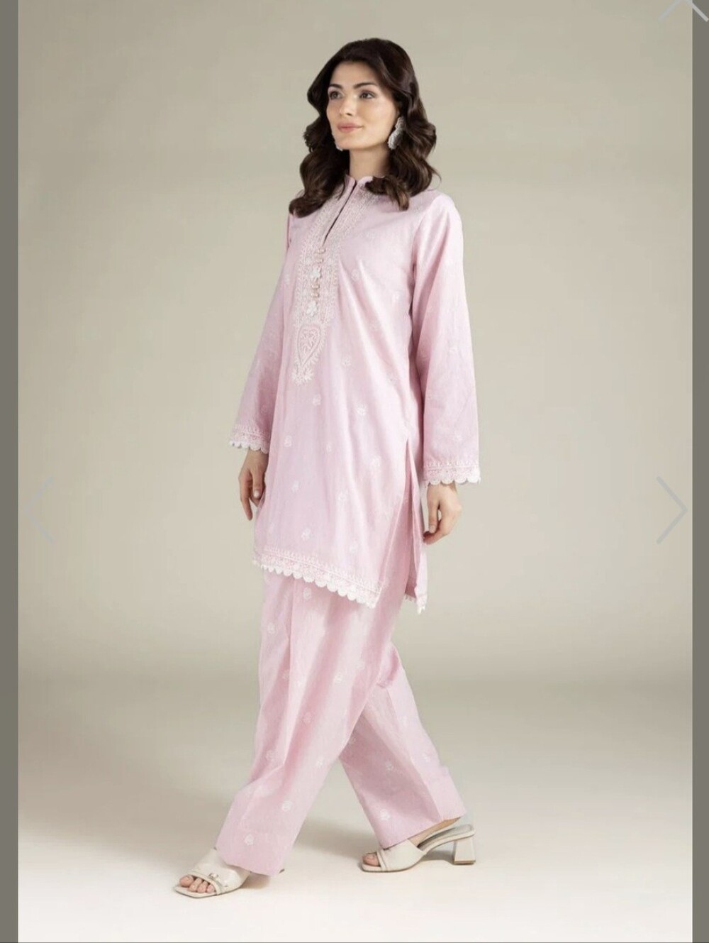 Khaadi Light Pink Embroidered Two-Piece Kurta Set In Size LARGE.